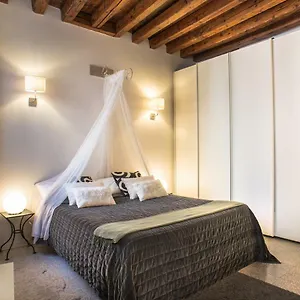  Appartamento Terrazzina - Romantic Pied A Terre At The Heart Of Cannaregio District